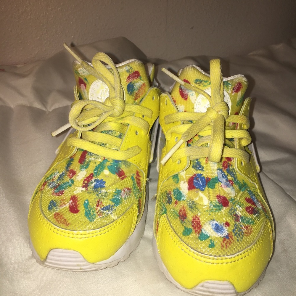 Nike huarache sneakers (girls)